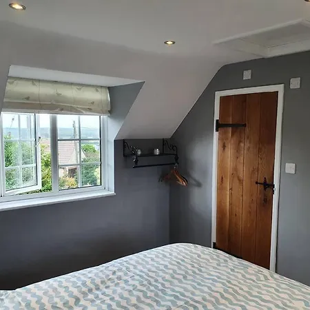 Countryside 3 Bed Detached Cottage Royal Wootton Bassett Exterior photo